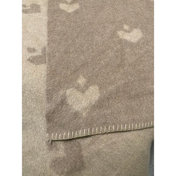 Vintage Heart Pattern Fleece Throw Blanket 80 x 58” Beige - Picture 6 of 9